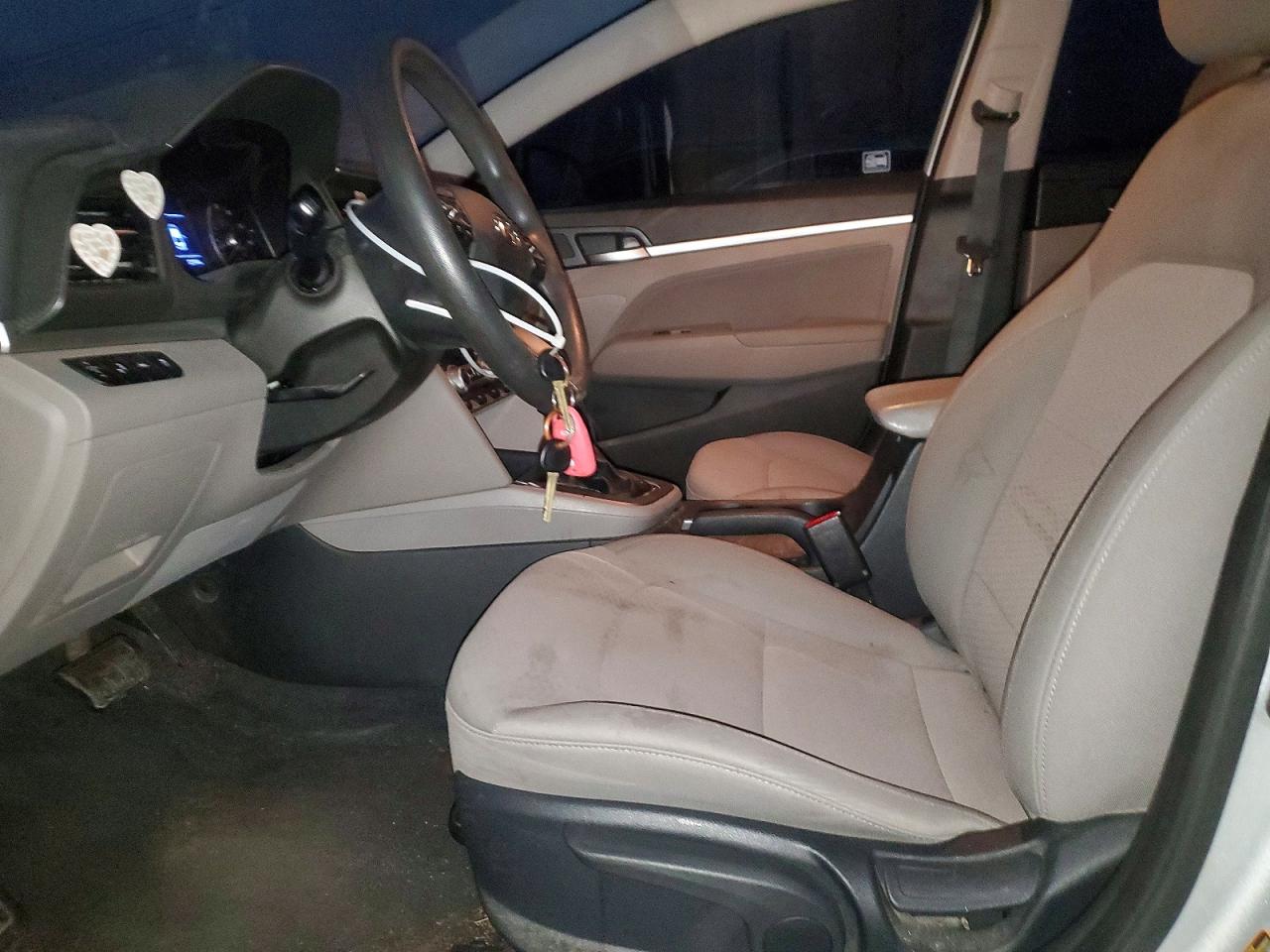 2020 HYUNDAI ELANTRA SEL photo 7