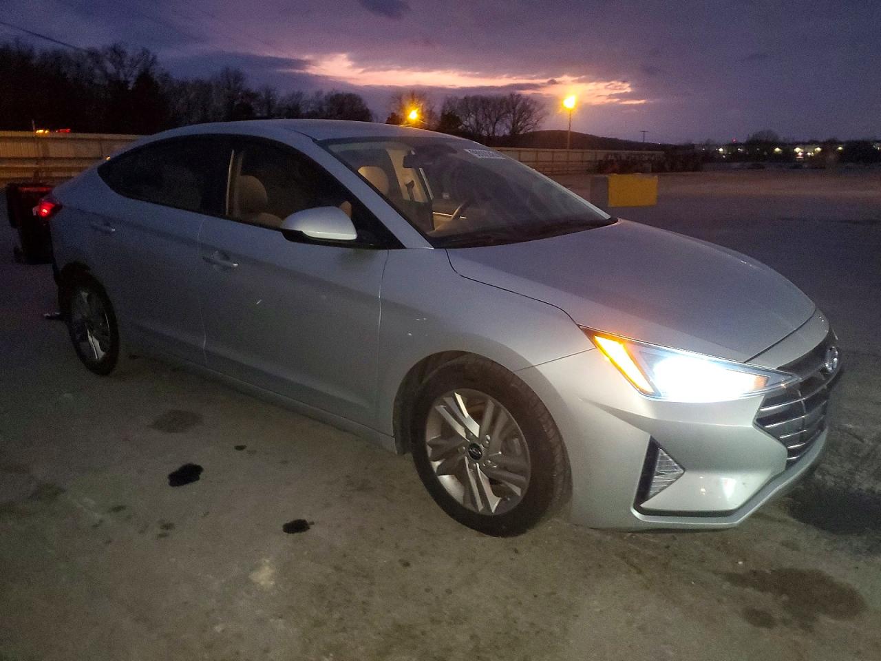 2020 HYUNDAI ELANTRA SEL photo 4