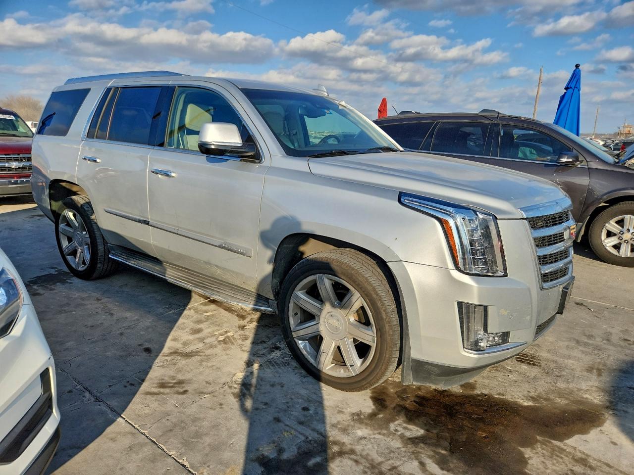2015 CADILLAC ESCALADE LUXURY photo 4
