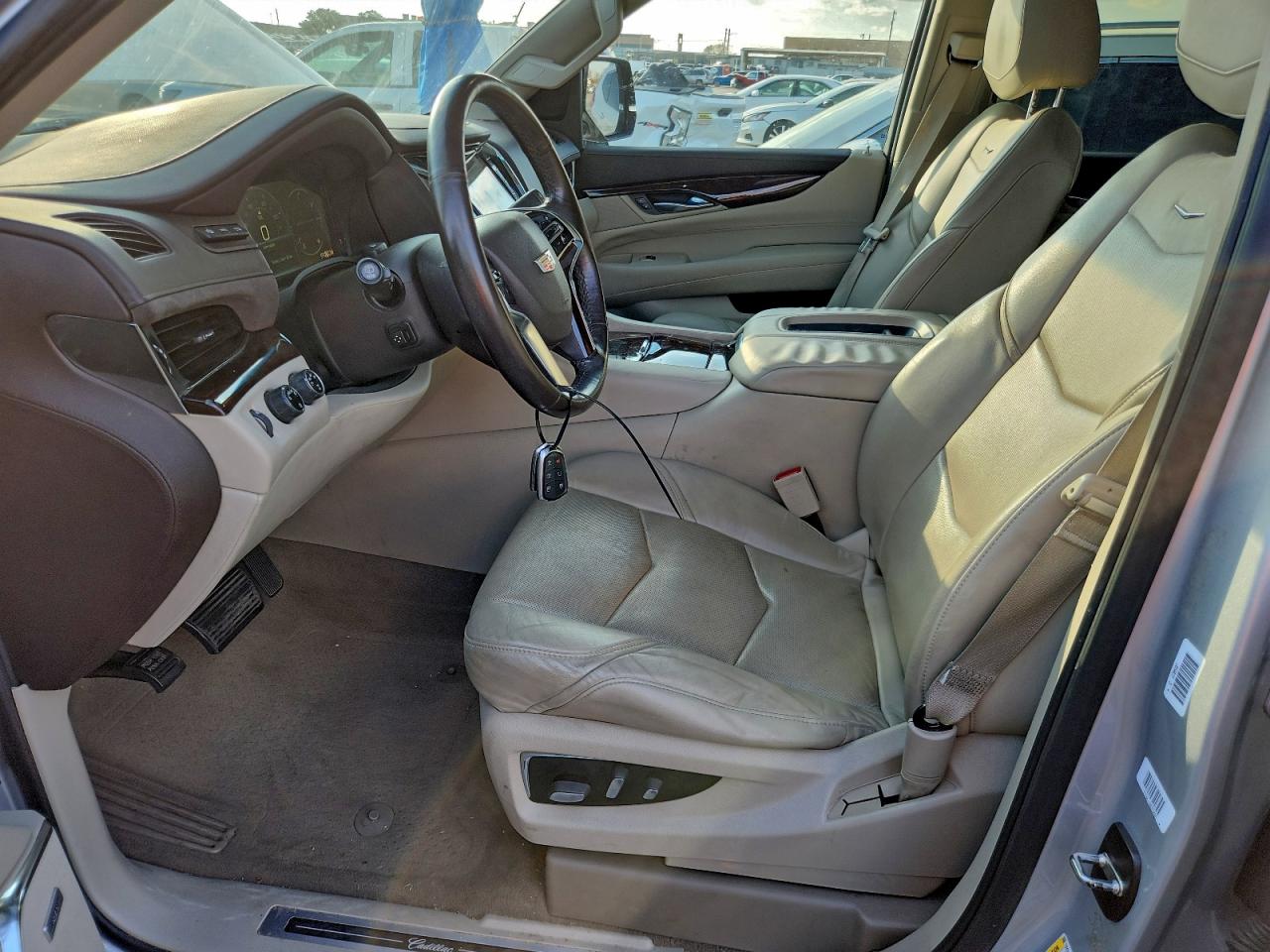 2015 CADILLAC ESCALADE LUXURY photo 7