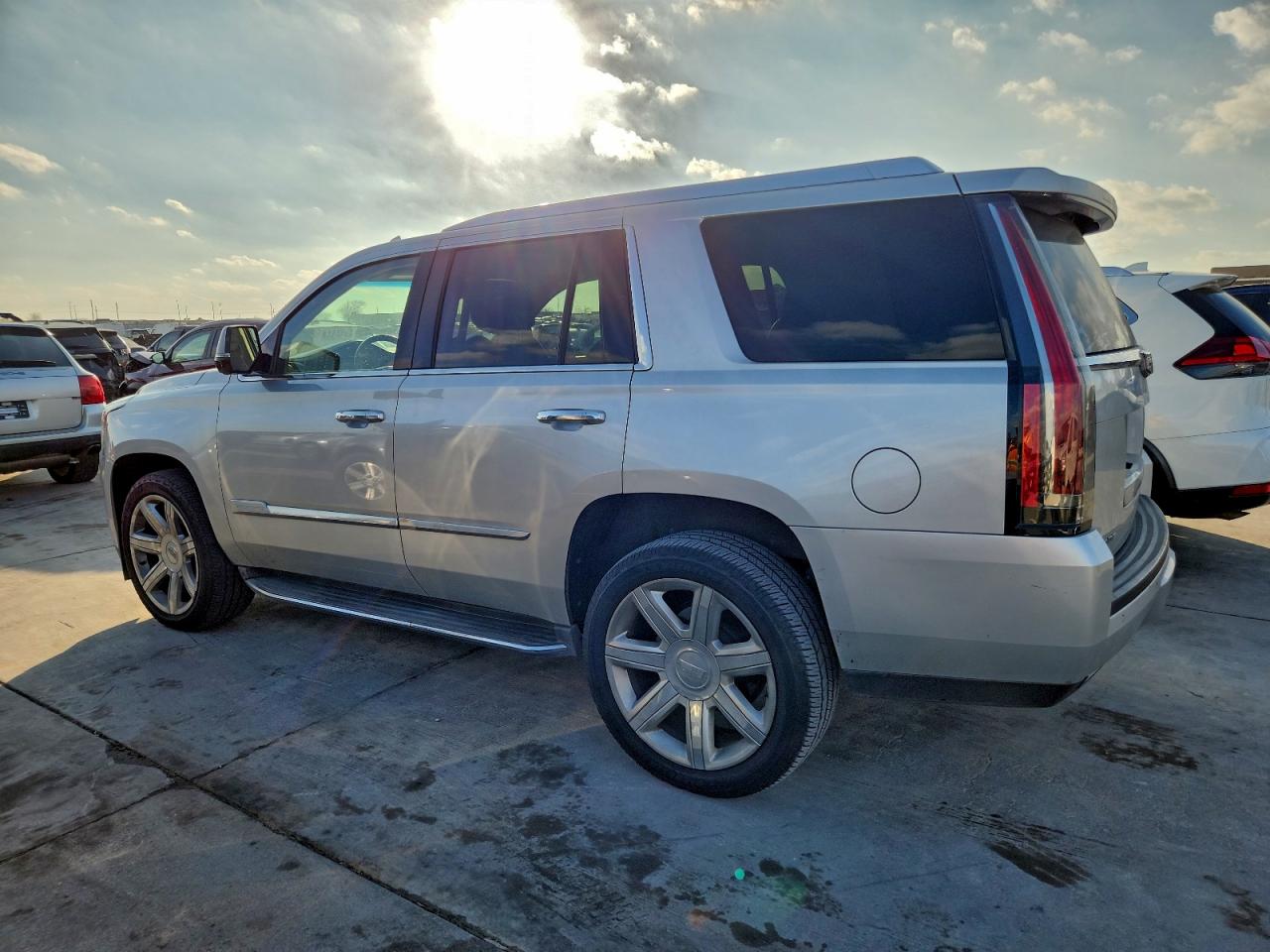 2015 CADILLAC ESCALADE LUXURY photo 2
