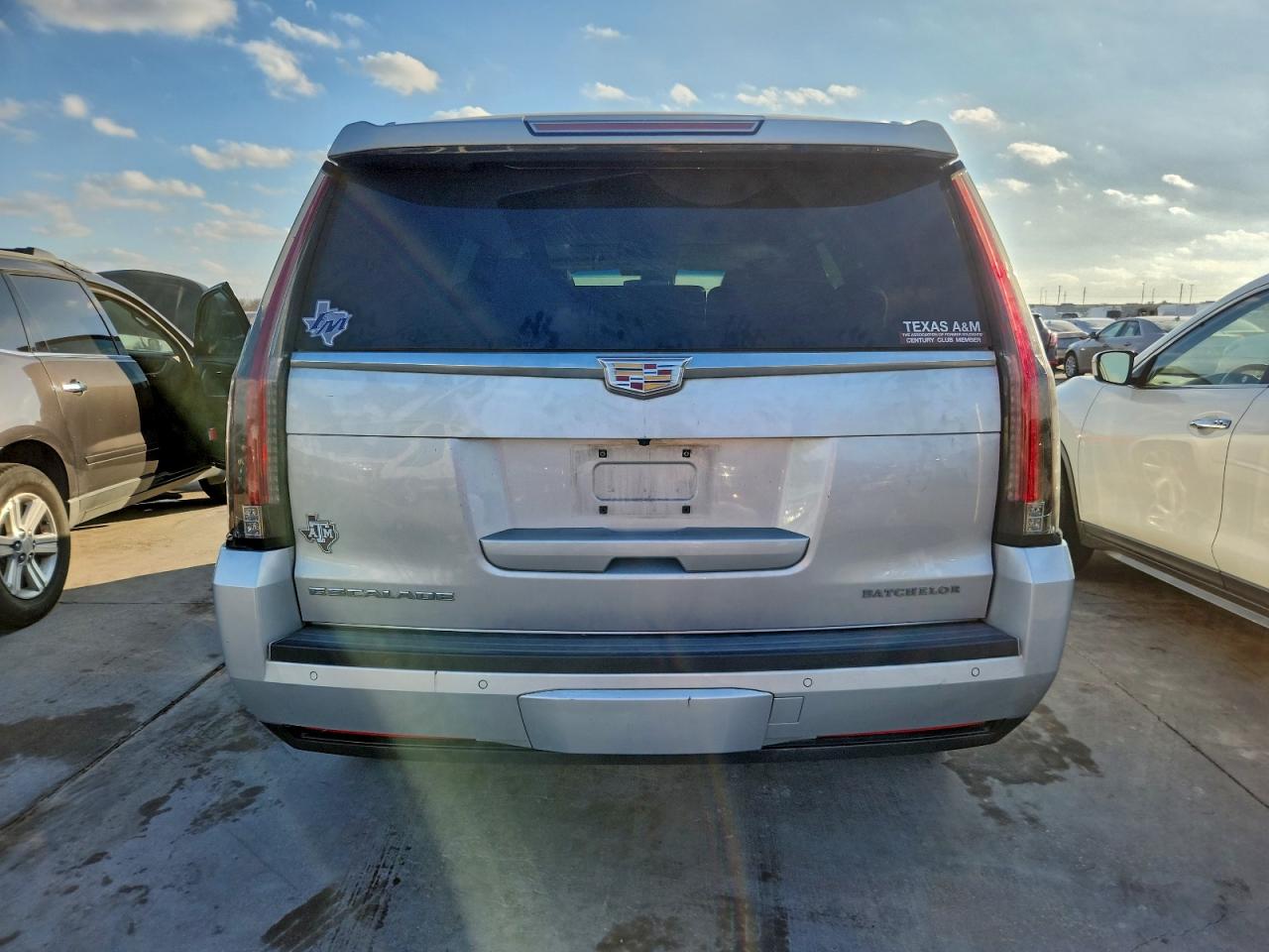 2015 CADILLAC ESCALADE LUXURY photo 6