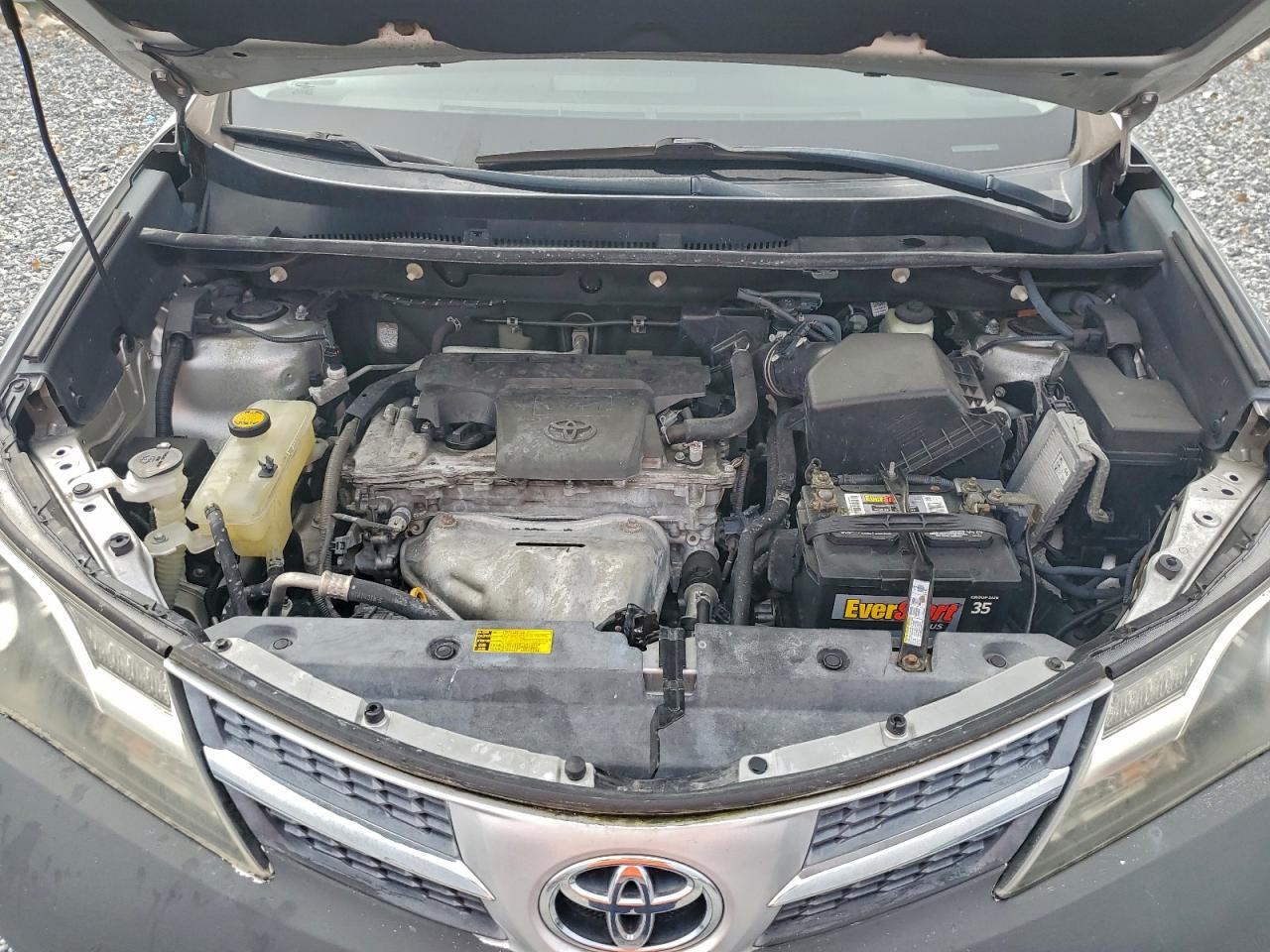 2015 TOYOTA RAV4 XLE photo 12