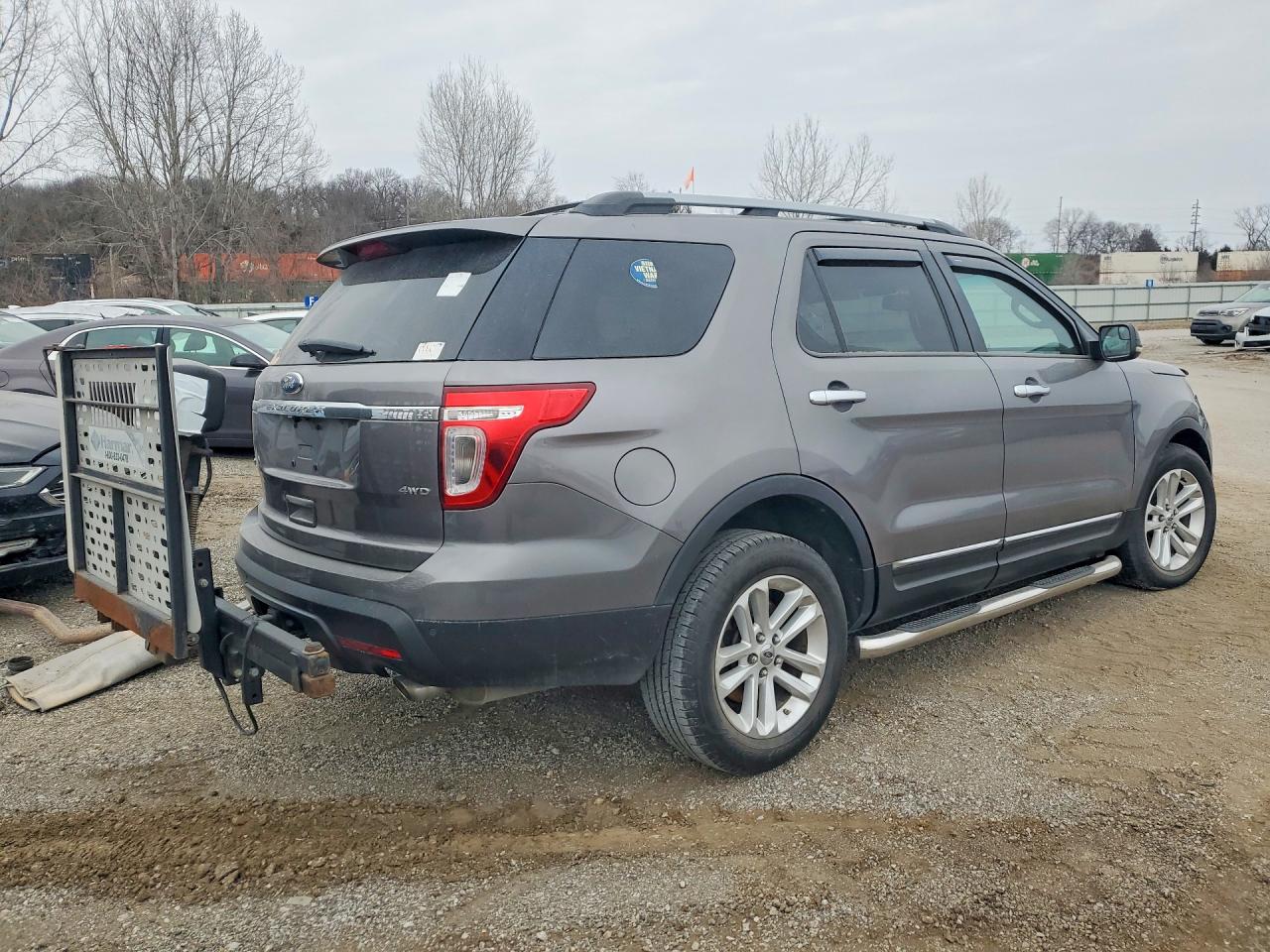 2011 FORD EXPLORER photo 3