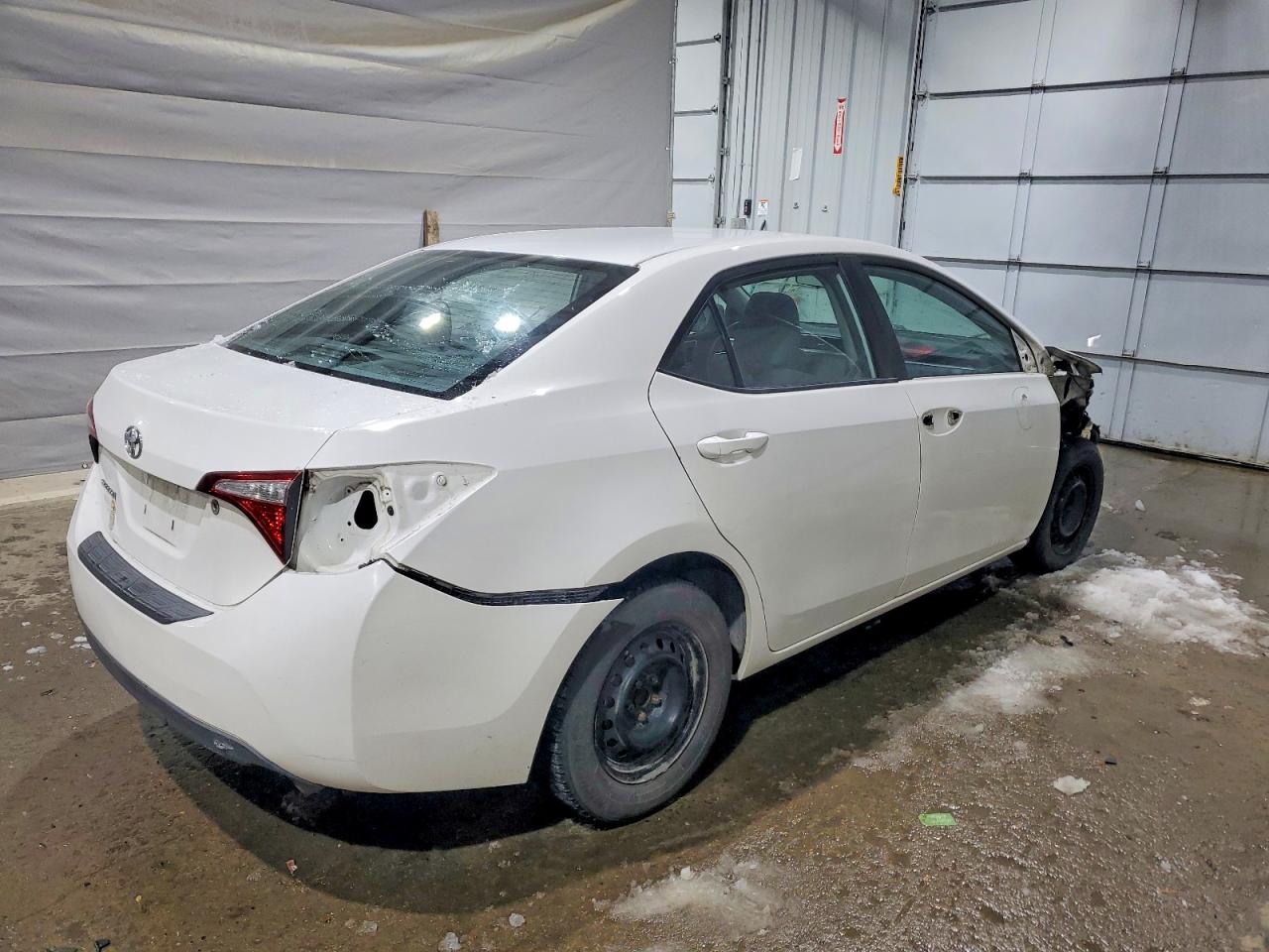 2015 TOYOTA COROLLA L photo 3
