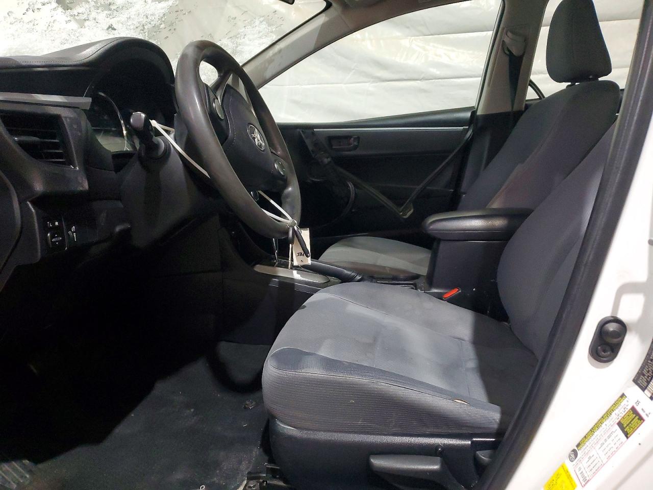 2015 TOYOTA COROLLA L photo 7