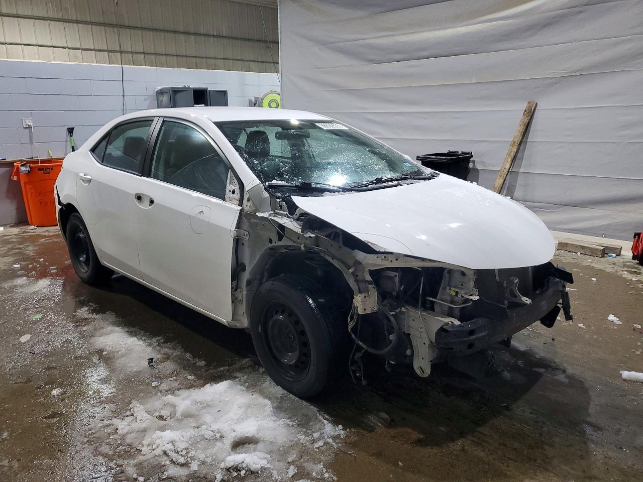 2015 TOYOTA COROLLA L photo 4