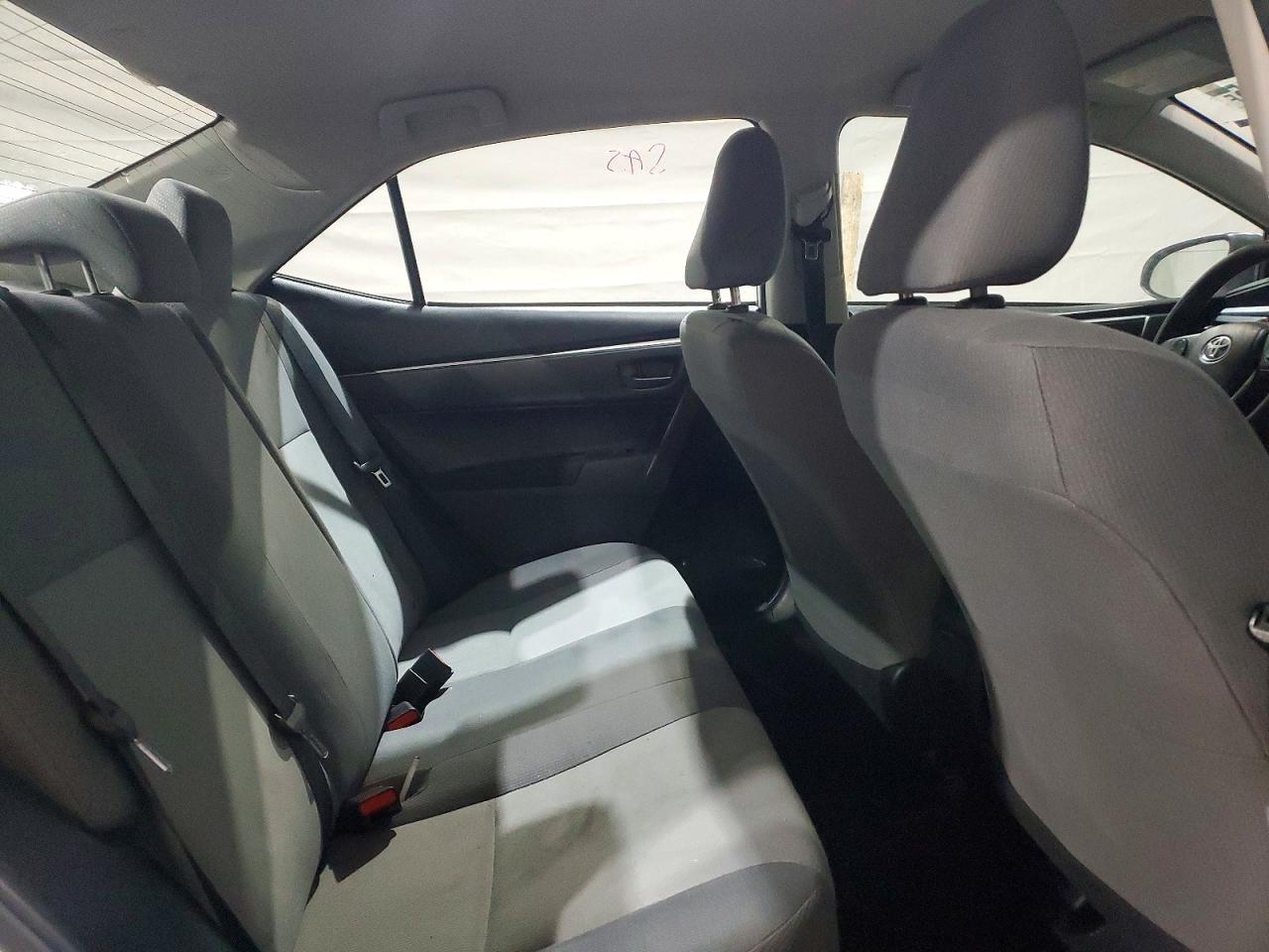 2015 TOYOTA COROLLA L photo 10