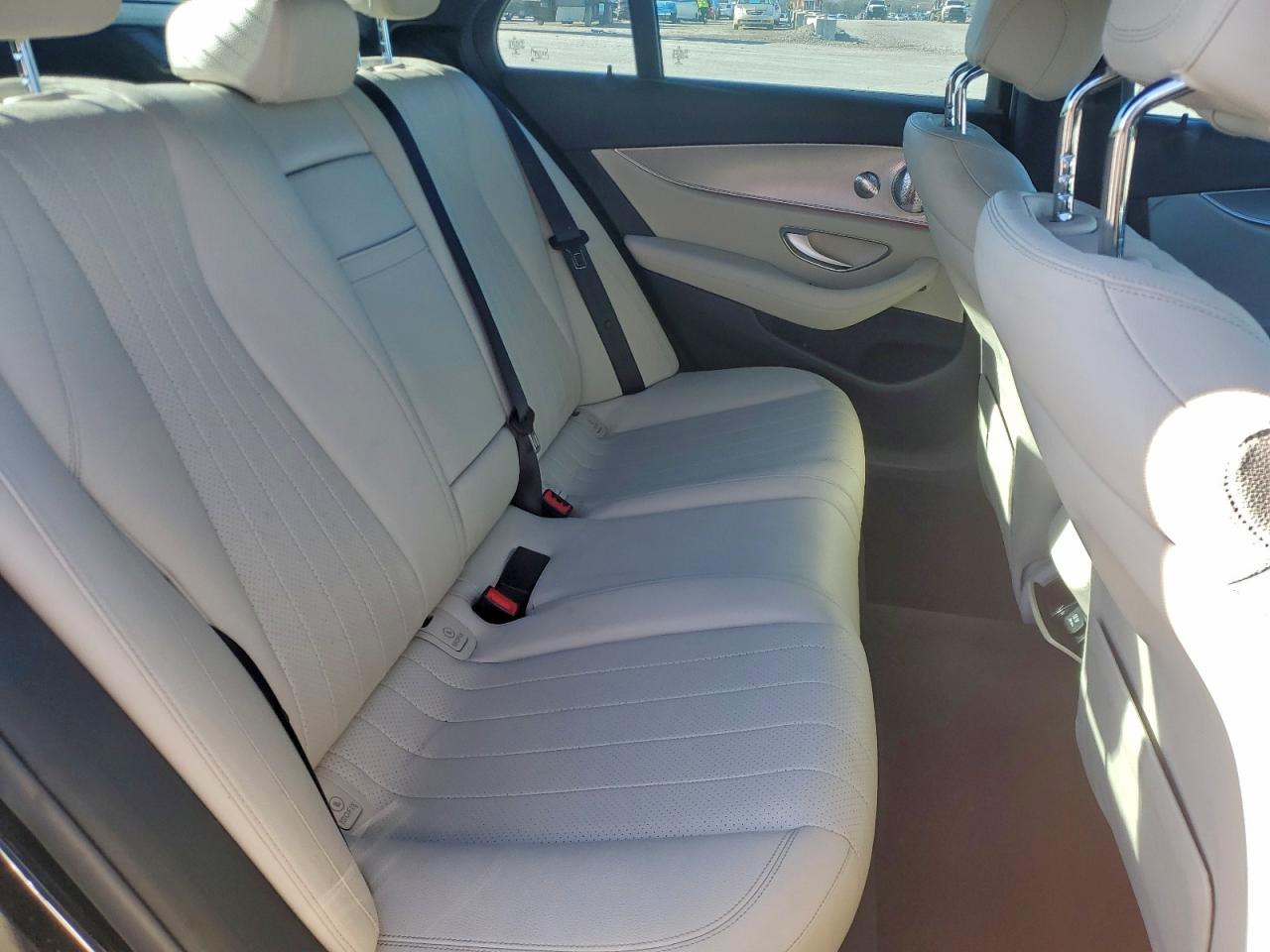 2017 MERCEDES-BENZ E 300 4MATIC photo 10