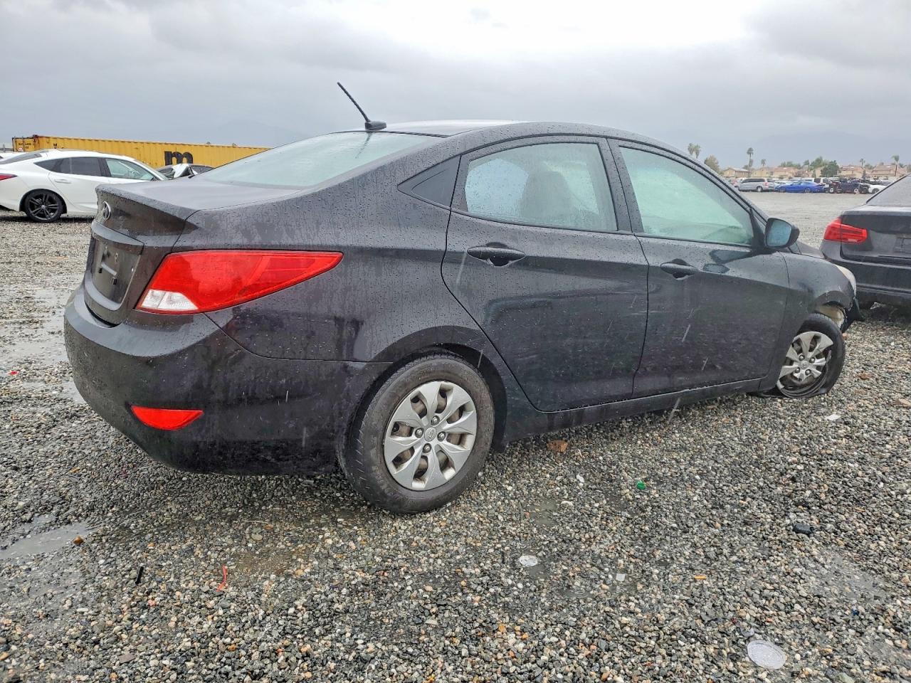 2017 HYUNDAI ACCENT SE photo 3