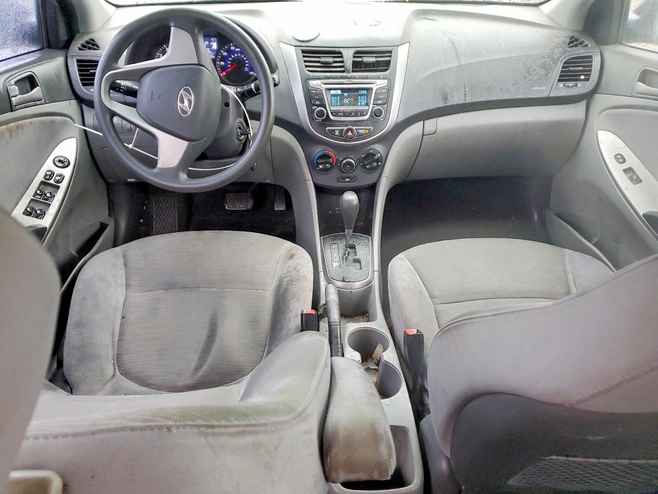 2017 HYUNDAI ACCENT SE photo 8