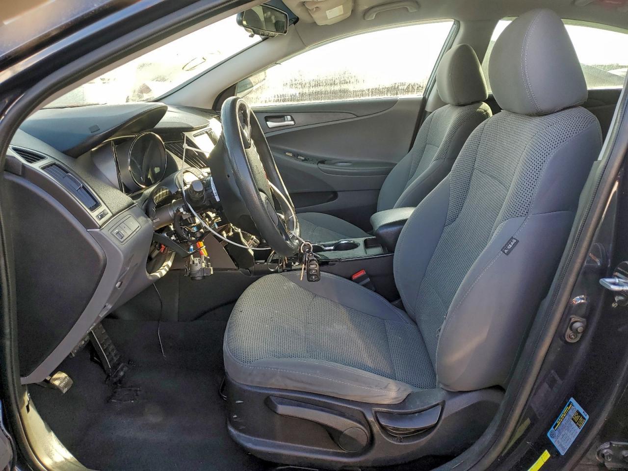 2013 HYUNDAI SONATA GLS photo 13