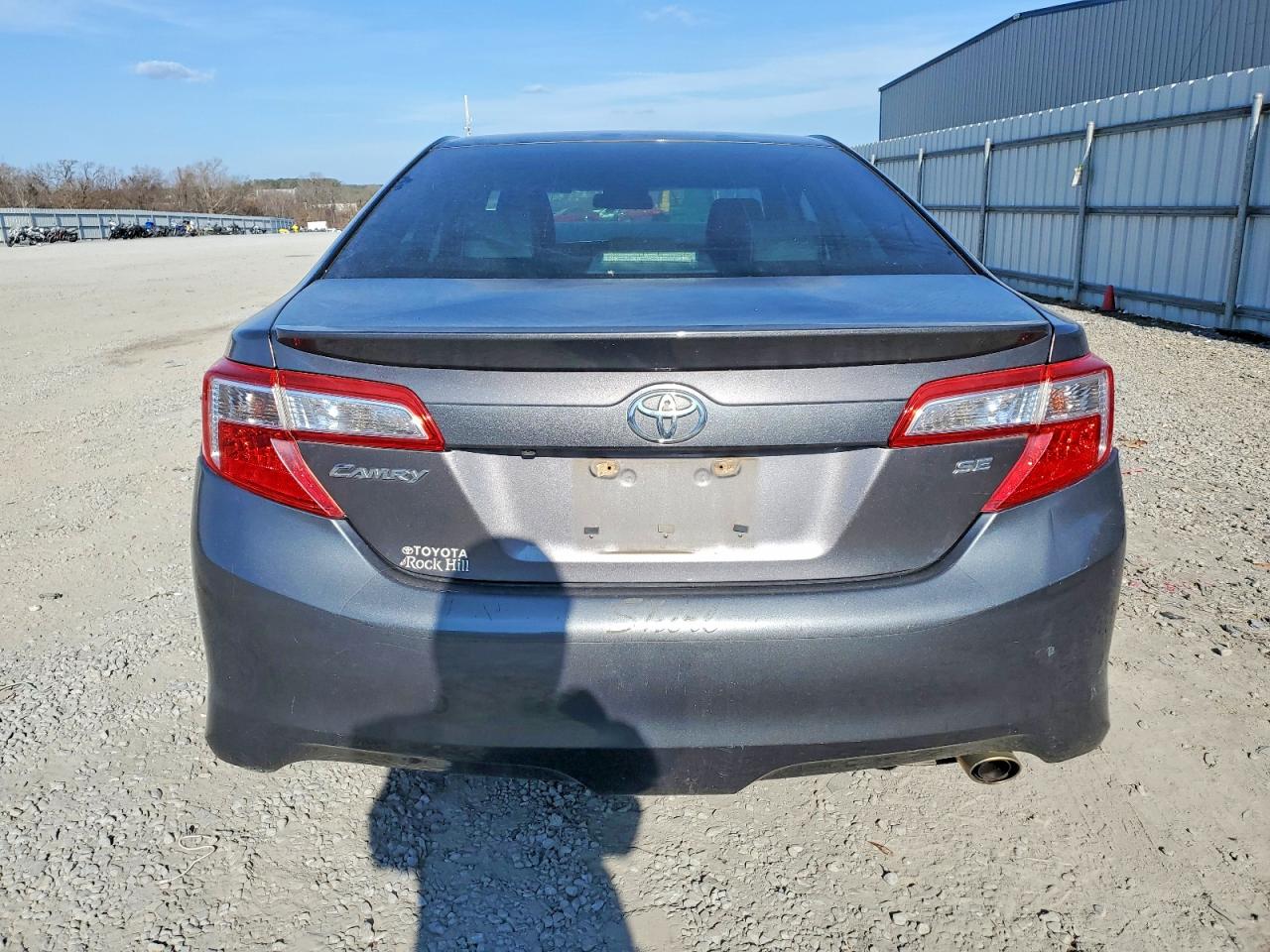 2014 TOYOTA CAMRY L photo 11