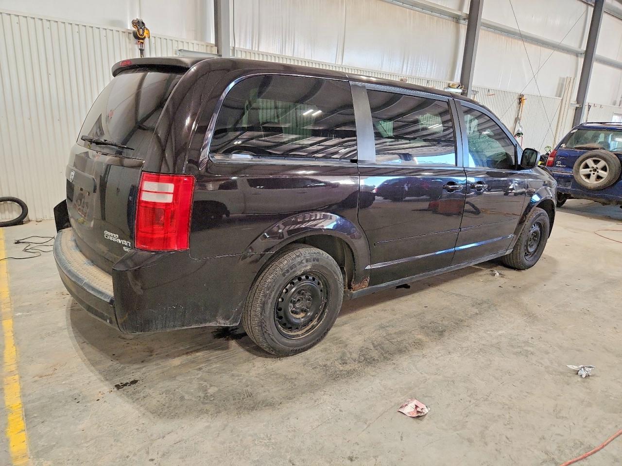 2010 DODGE GRAND CARAVAN SE photo 3