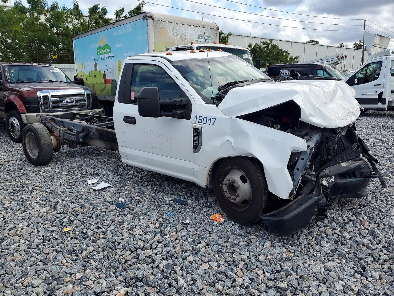 2019 FORD F350 SUPER DUTY TRUCK CAB AND CHASSIS photo 4