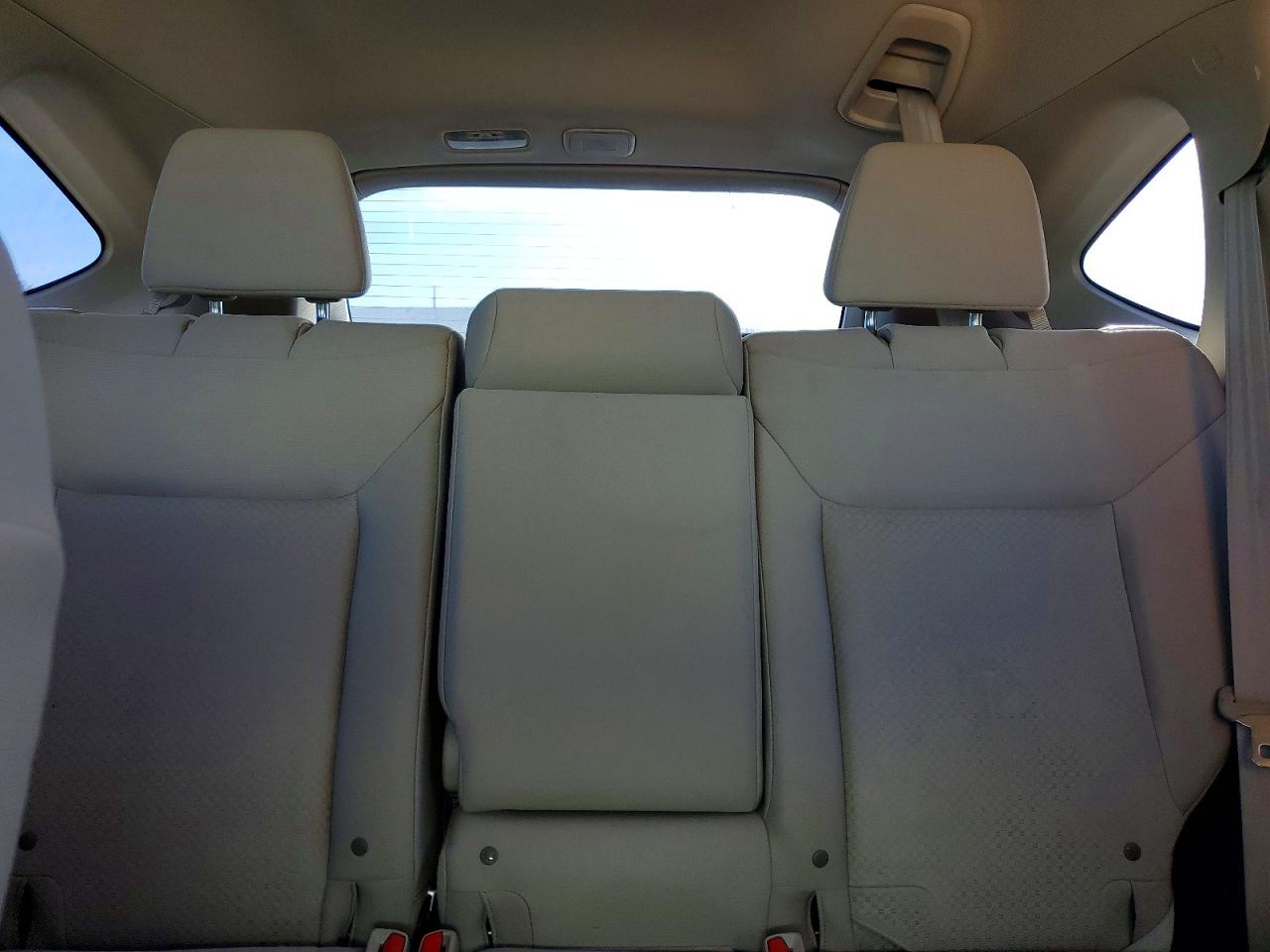 2016 HONDA CR-V LX photo 10