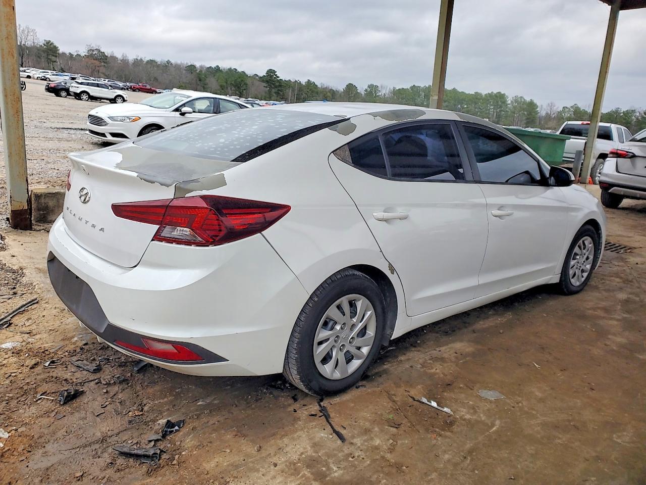 2019 HYUNDAI ELANTRA SE photo 3
