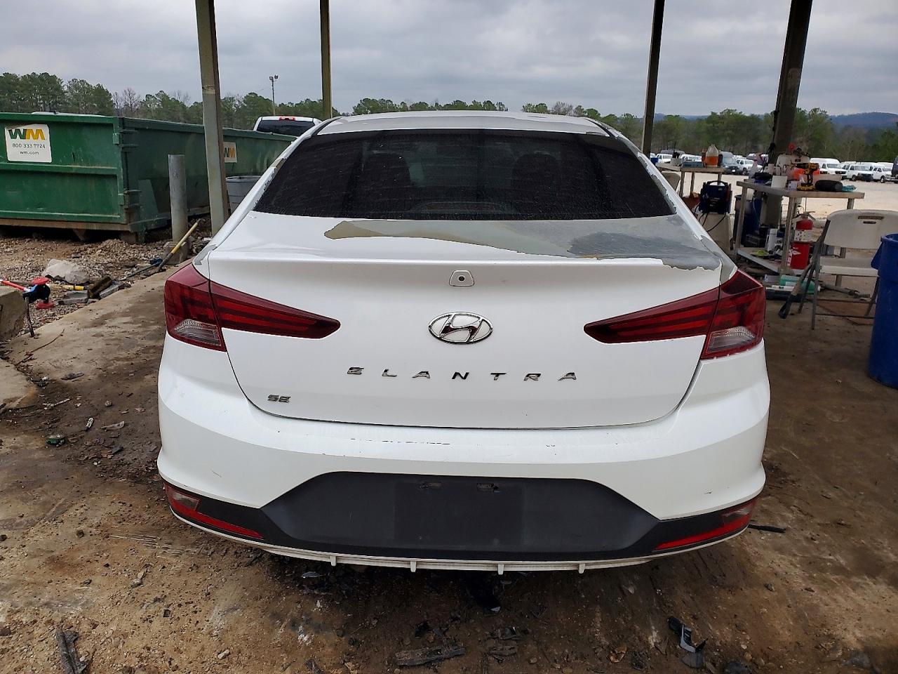 2019 HYUNDAI ELANTRA SE photo 6