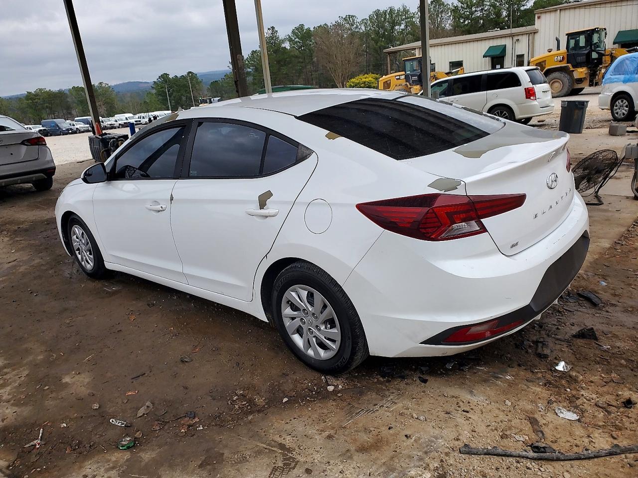 2019 HYUNDAI ELANTRA SE photo 2