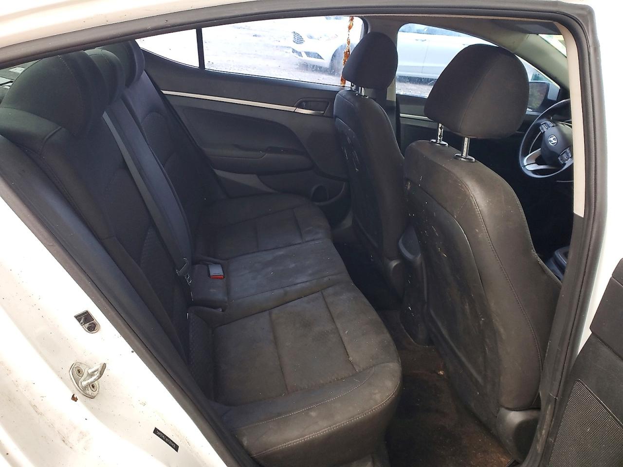 2019 HYUNDAI ELANTRA SE photo 10