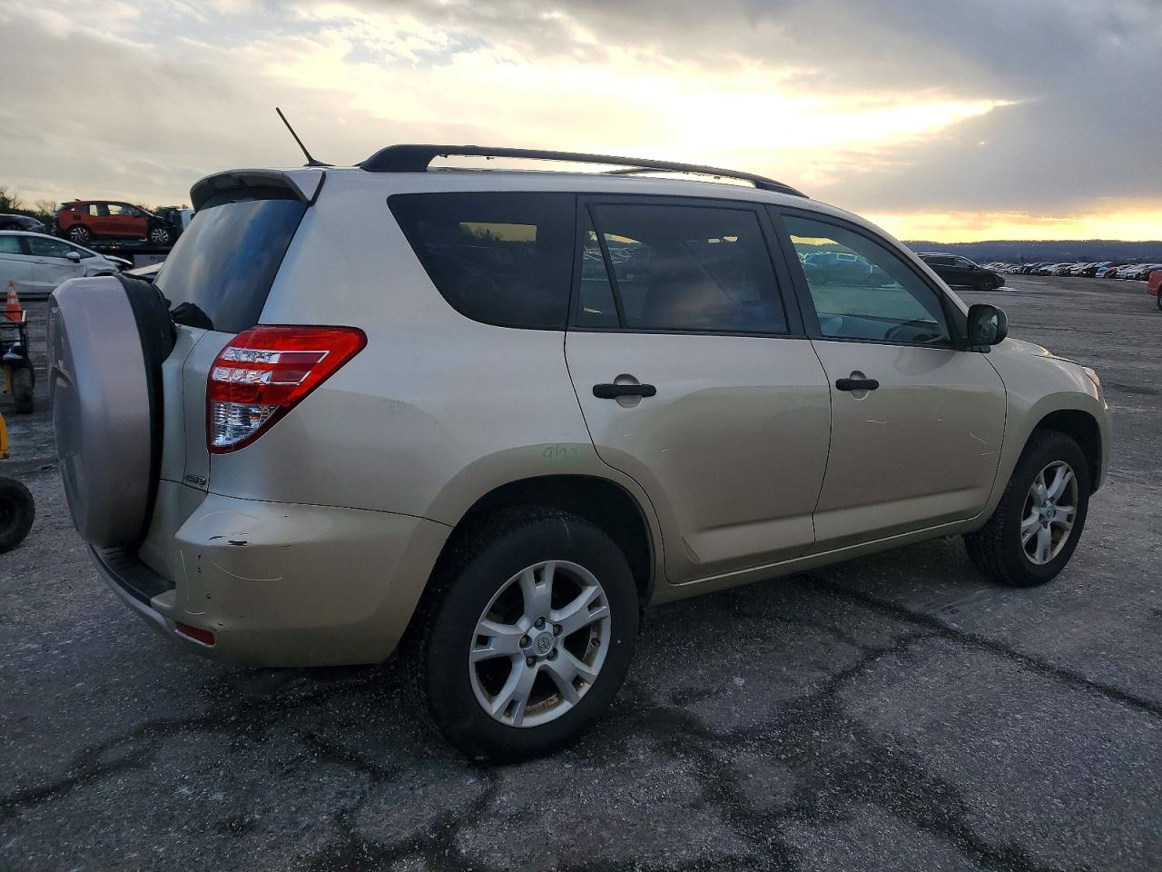 2010 TOYOTA RAV4 photo 3