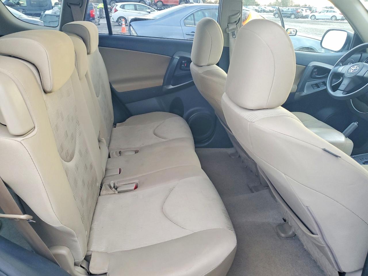 2010 TOYOTA RAV4 photo 11