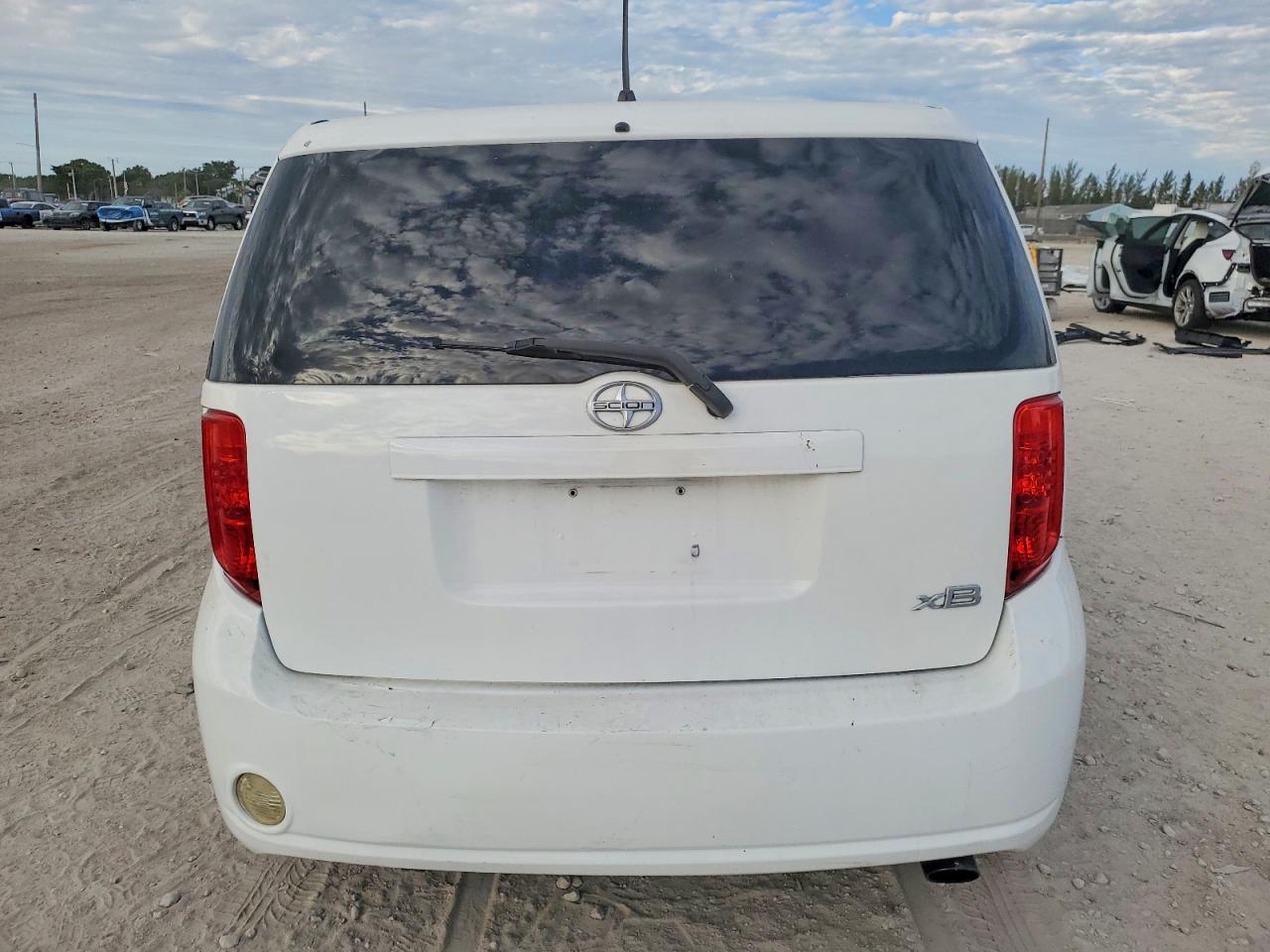 2008 TOYOTA SCION XB photo 11