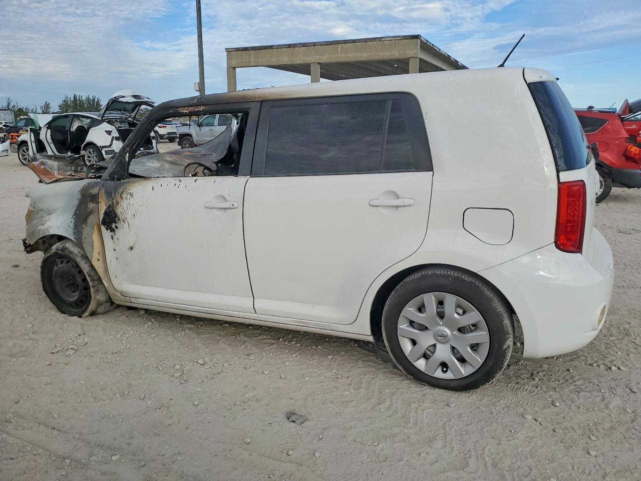 2008 TOYOTA SCION XB photo 3