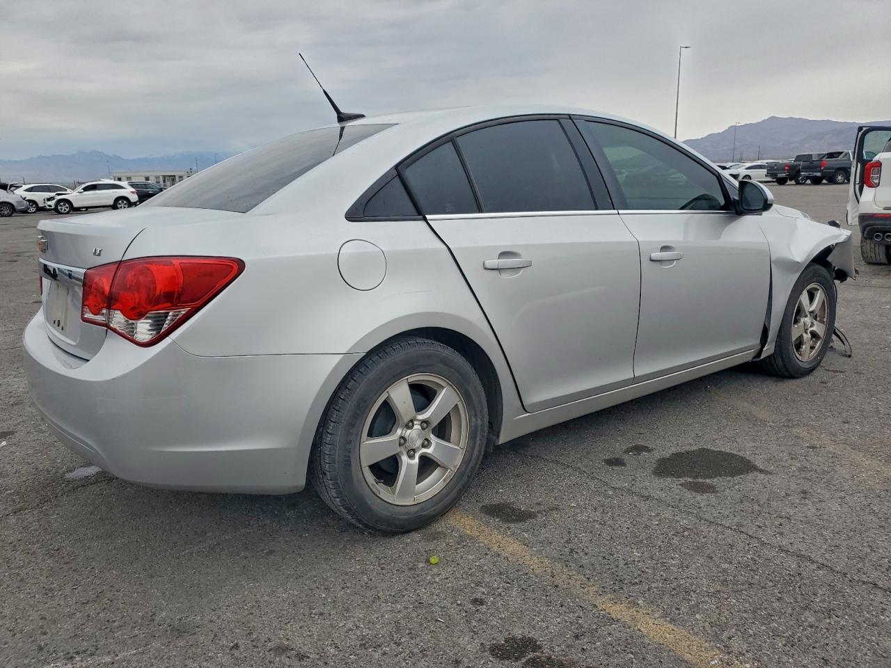 2013 CHEVROLET CRUZE LT photo 3