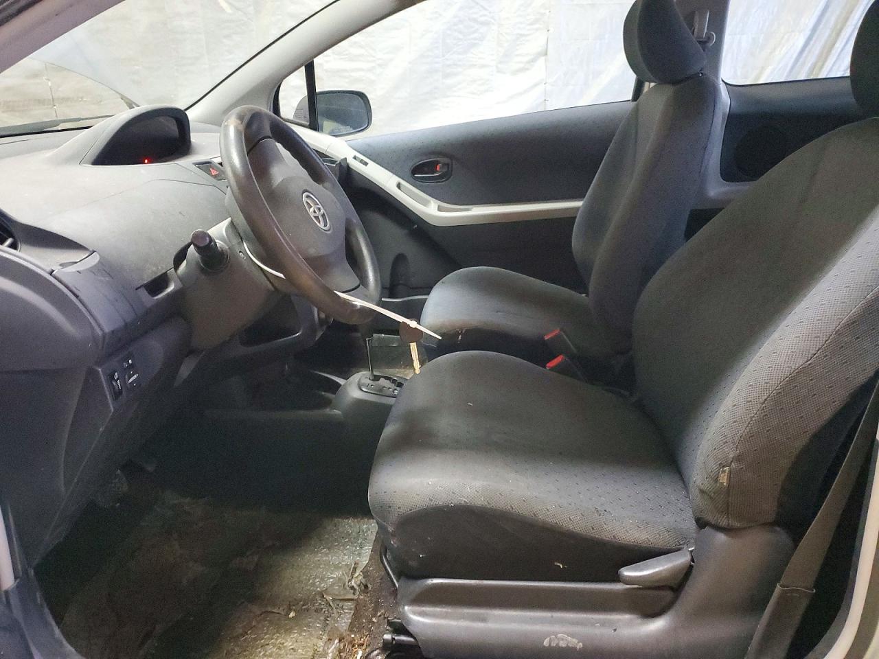 2010 TOYOTA YARIS photo 7