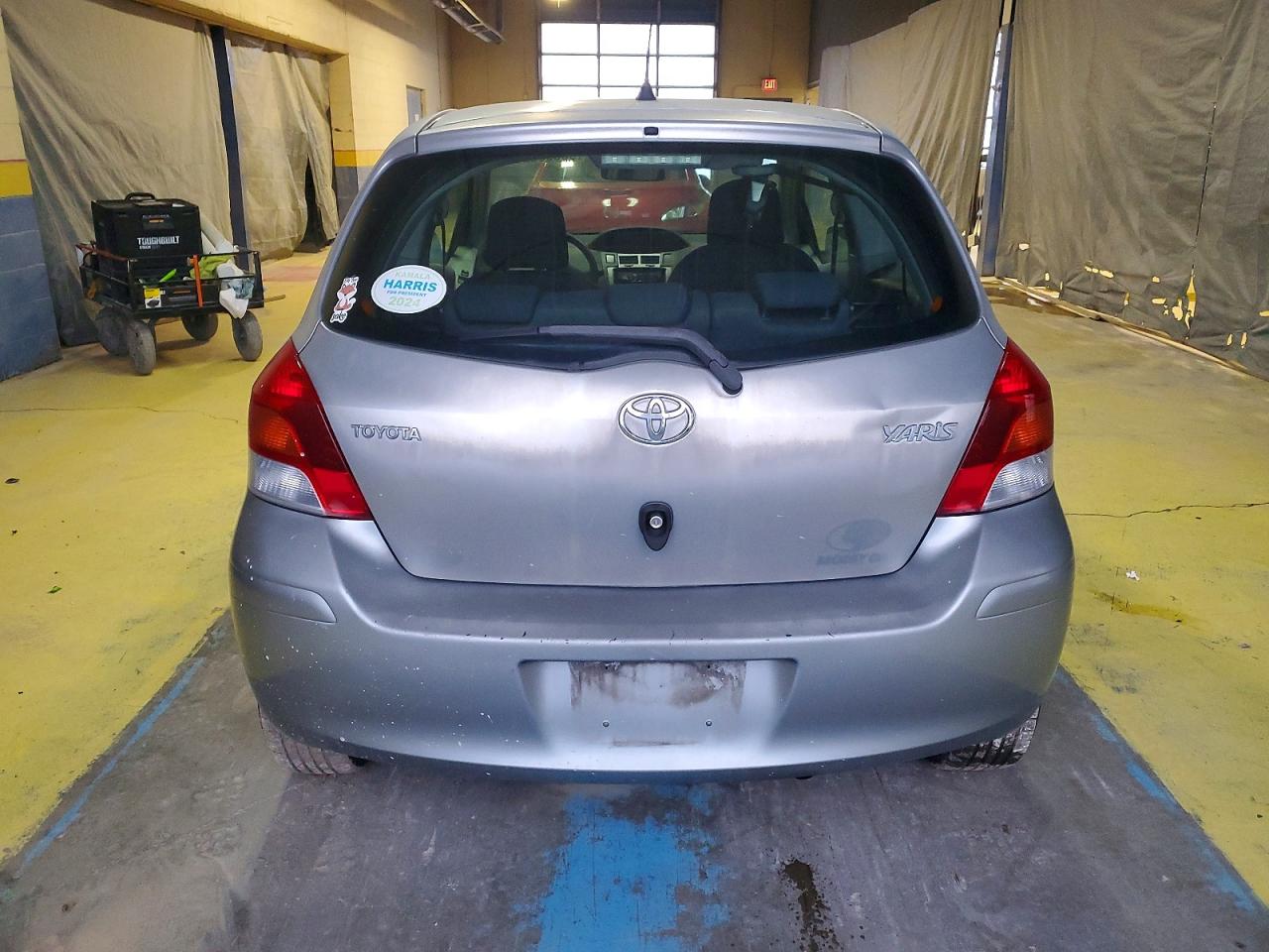 2010 TOYOTA YARIS photo 6