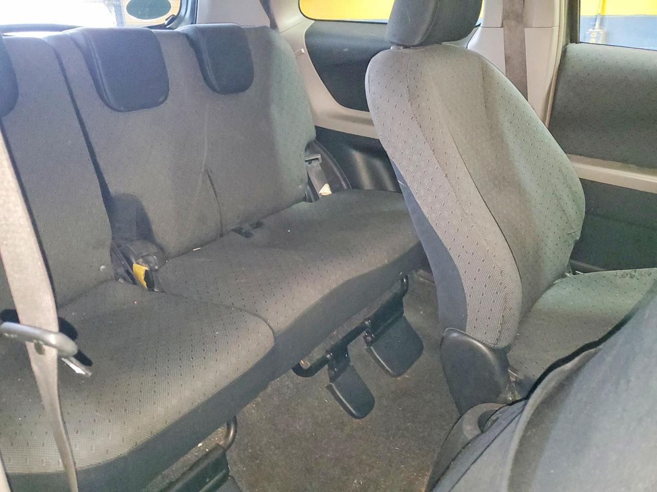 2010 TOYOTA YARIS photo 10