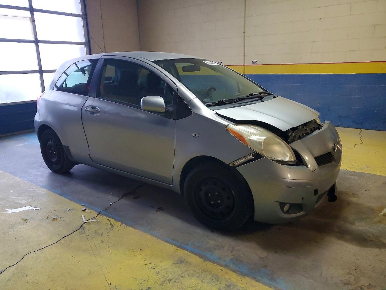 2010 TOYOTA YARIS photo 4