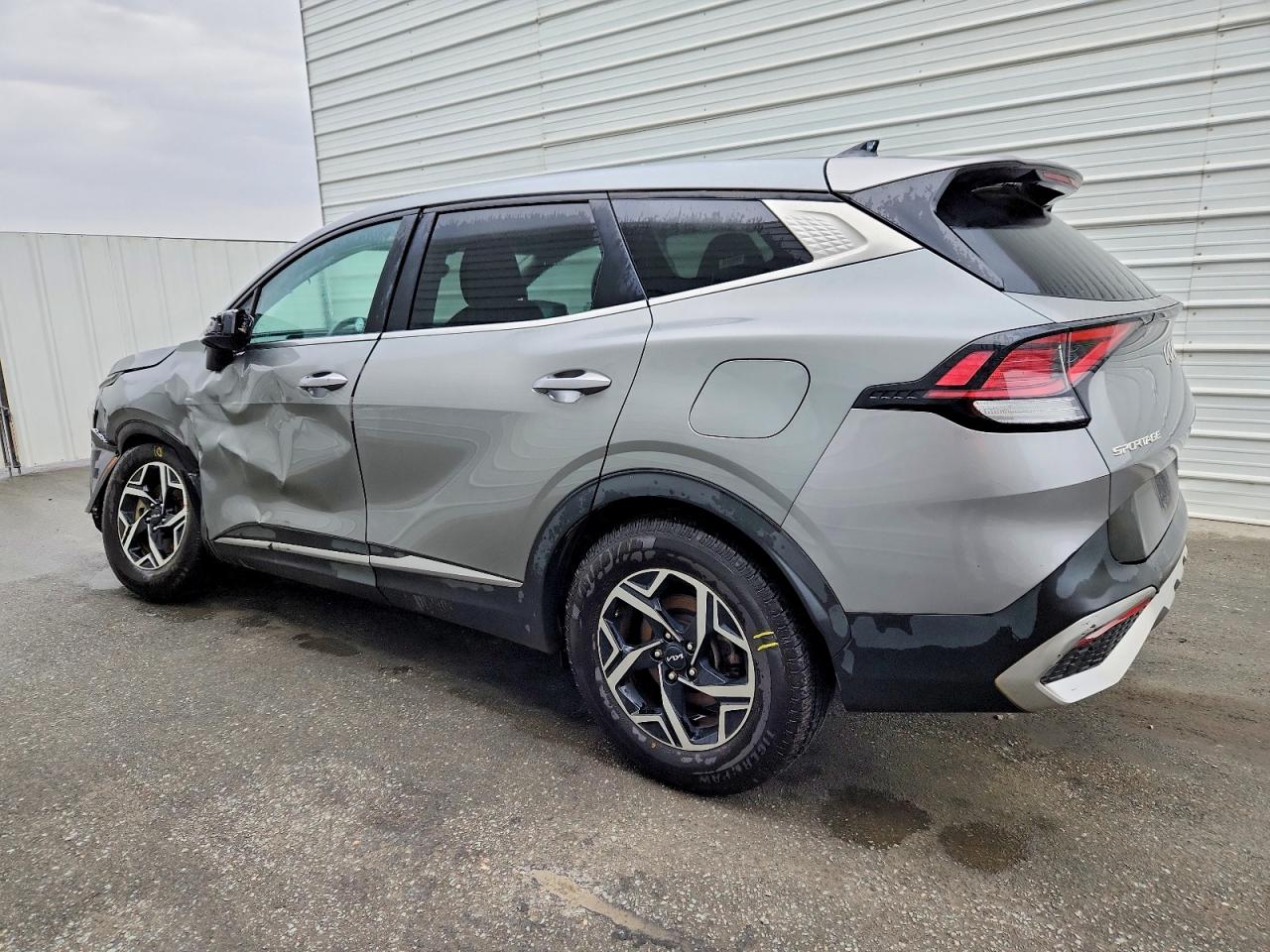 2023 KIA SPORTAGE LX photo 3