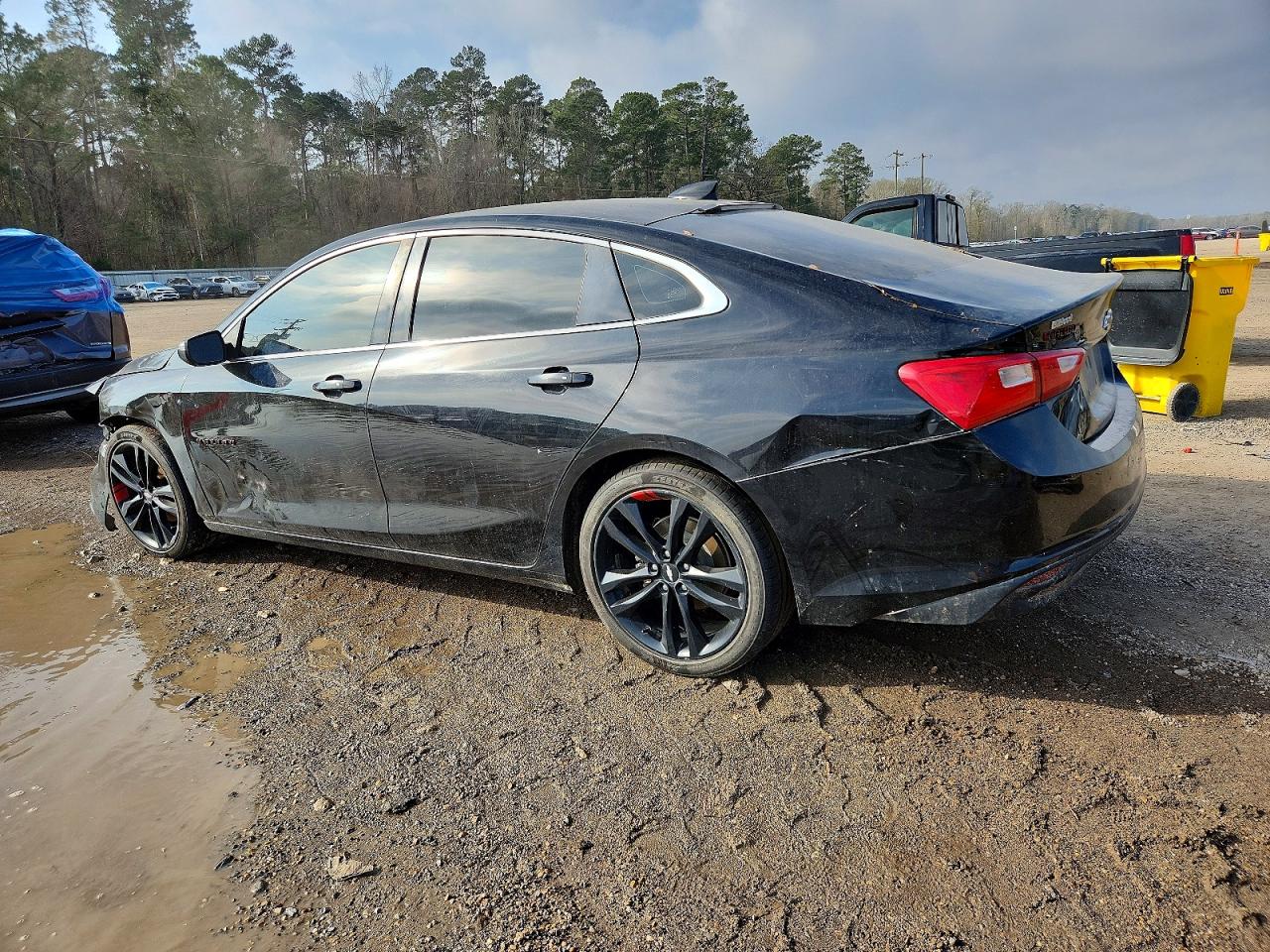 2018 CHEVROLET MALIBU LT photo 2