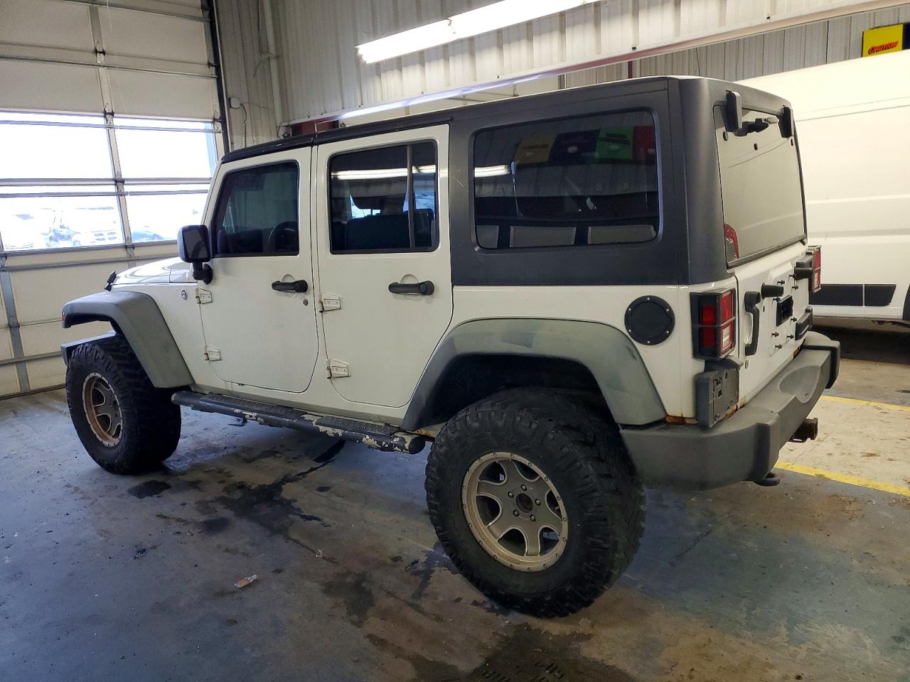 2011 JEEP WRANGLER UNLIMITED SPORT photo 2