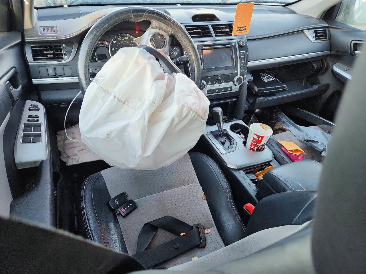 2012 TOYOTA CAMRY SE photo 8