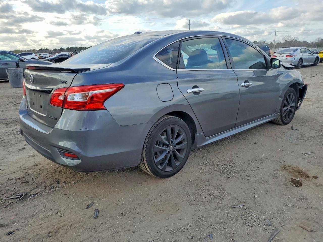 2018 NISSAN SENTRA S photo 3