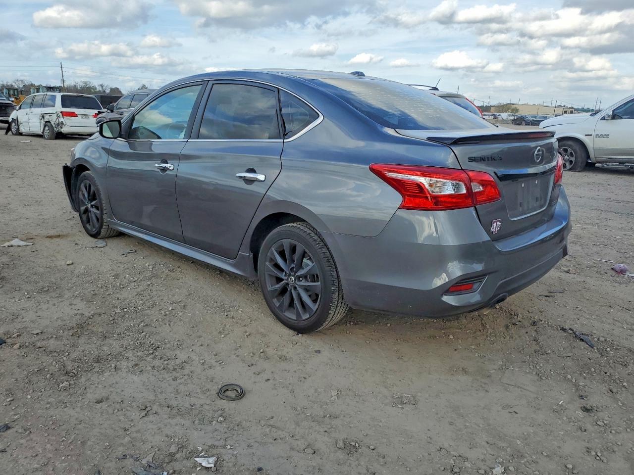 2018 NISSAN SENTRA S photo 2