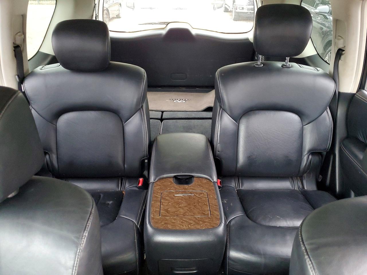 2017 INFINITI QX80 BASE photo 10