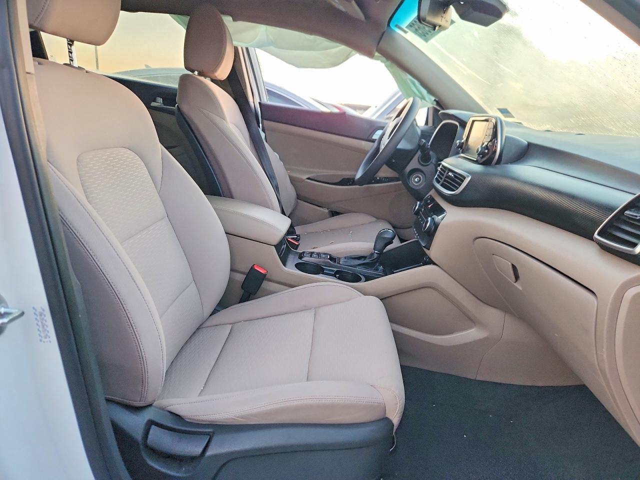 2021 HYUNDAI TUCSON SE photo 7