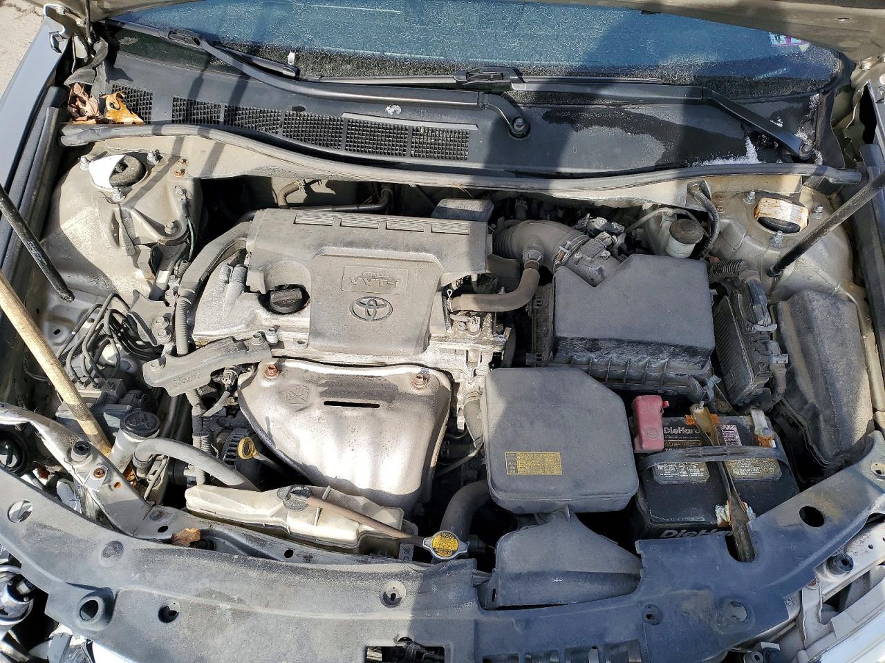 2014 TOYOTA CAMRY L photo 11
