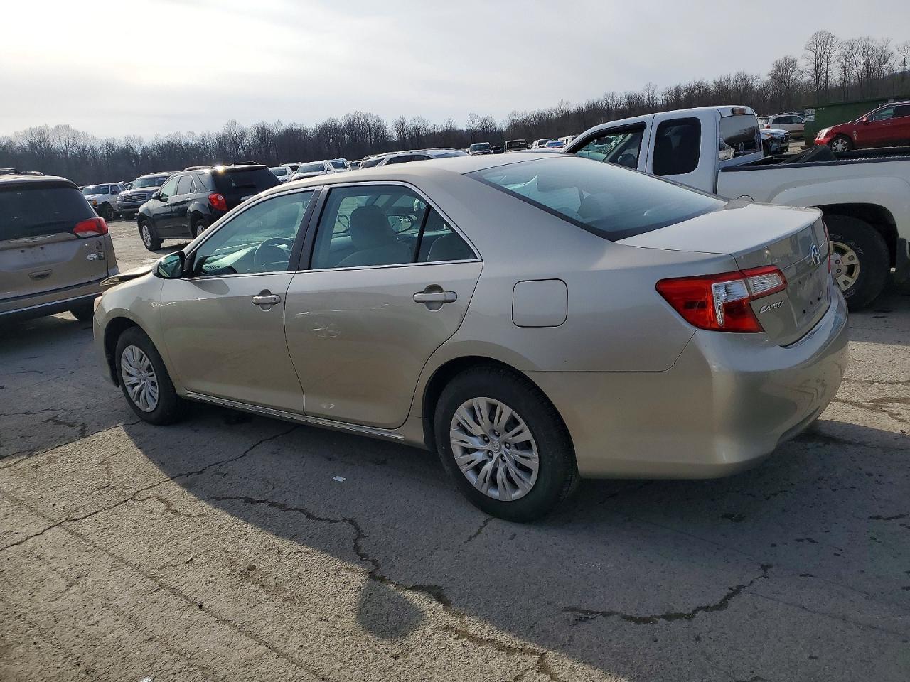 2014 TOYOTA CAMRY L photo 2