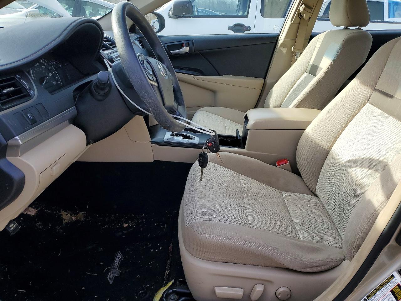 2014 TOYOTA CAMRY L photo 7