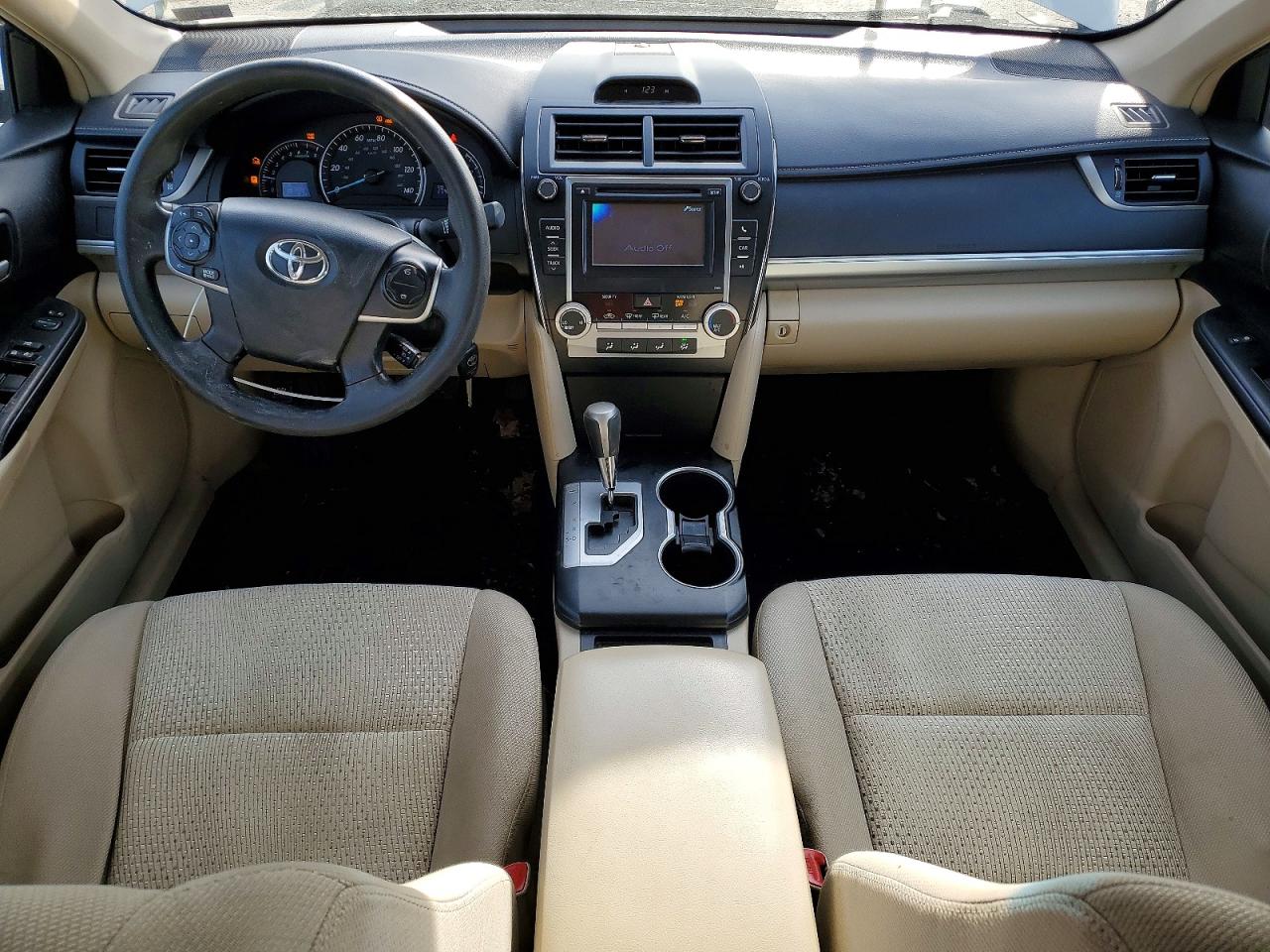 2014 TOYOTA CAMRY L photo 8