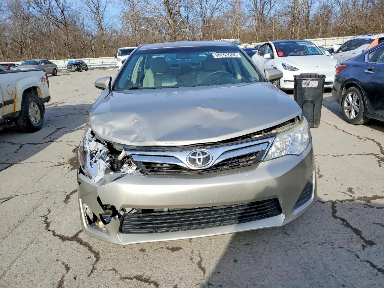 2014 TOYOTA CAMRY L photo 5