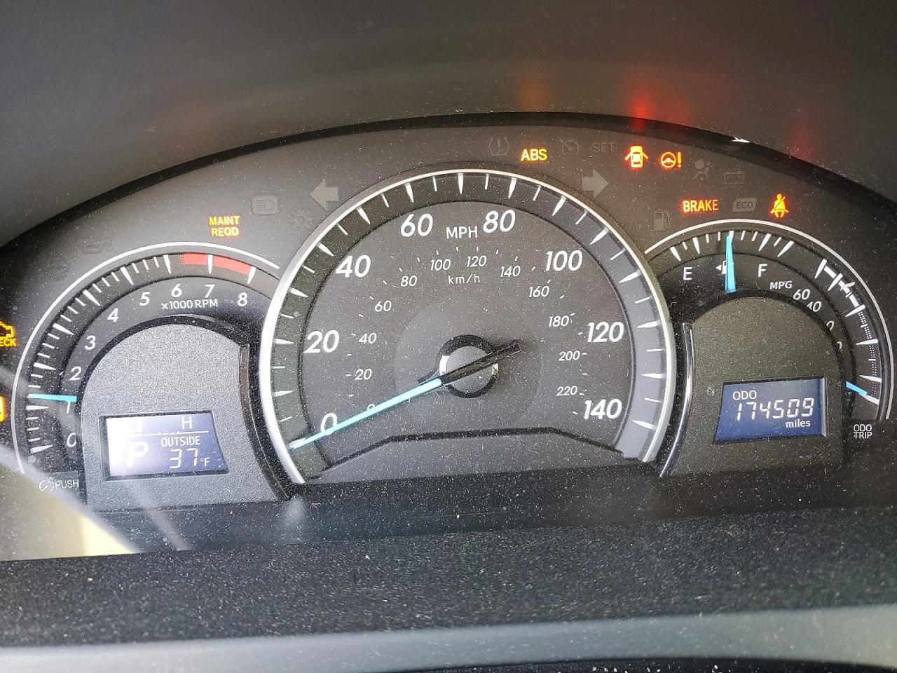 2014 TOYOTA CAMRY L photo 9