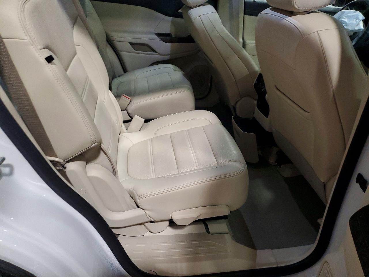 2023 GMC ACADIA DENALI photo 10