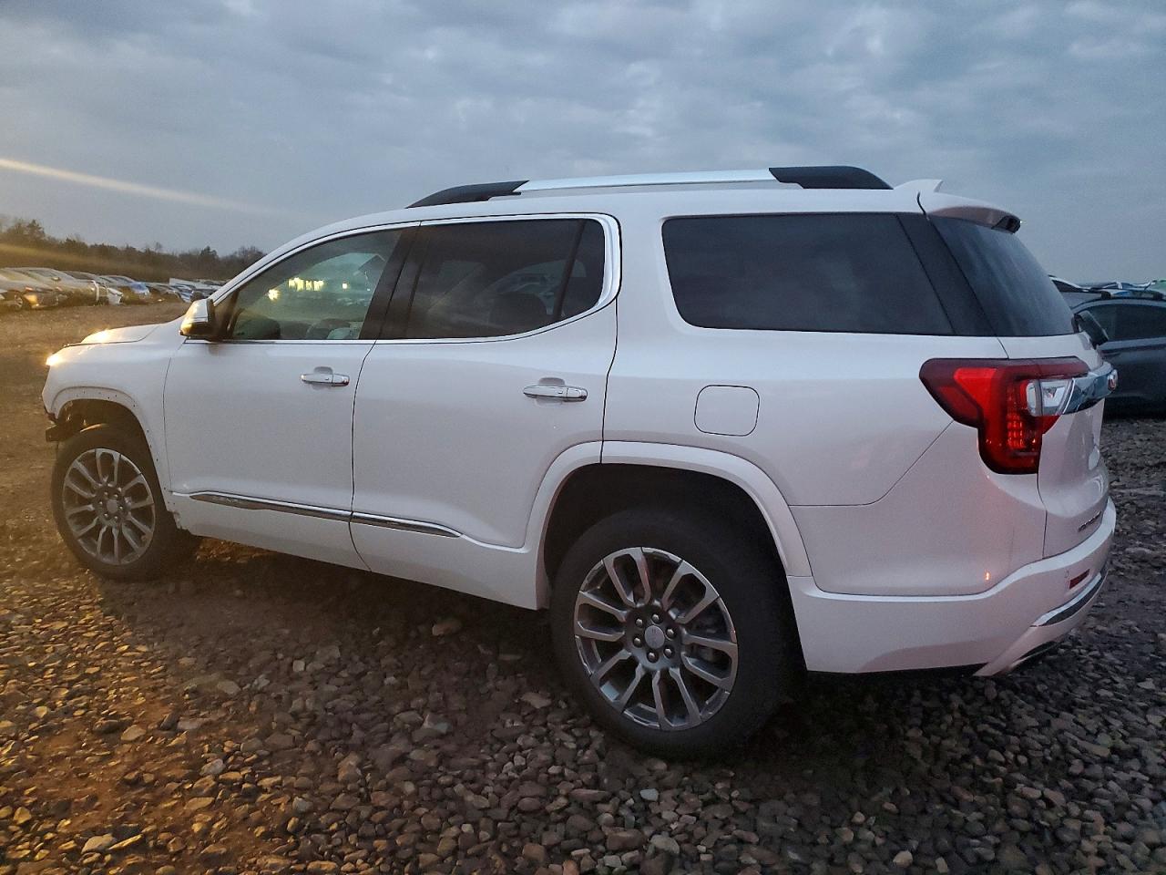2023 GMC ACADIA DENALI photo 2