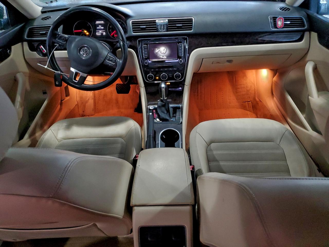 2014 VOLKSWAGEN PASSAT SEL photo 8